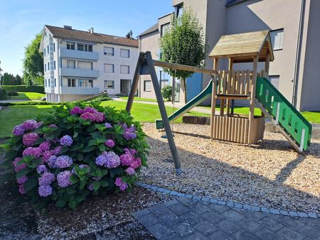 Charmante 2.5-Zimmerwohnung in Niederbipp modernes Wohnen mit Balkon - Photo 4
