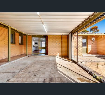 22 Wilterna Crescent, Smithfield, SA 5114 - Photo 4