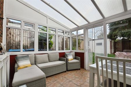 2 bedroom detached house to rent - Photo 5