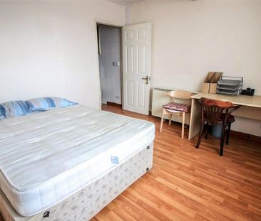 4 bedroom maisonette to rent - Photo 3