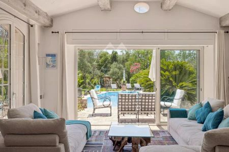 Cap d'Antibes - Superbe villa a pied des plages - Photo 3