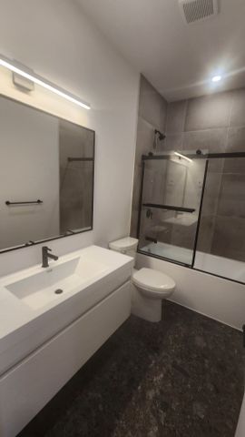 2013A rue Wellington - Beautiful 2-Bedroom Apartment for Rent - Photo 5