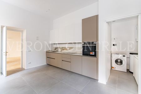 Appartamento di Prestigio con Terrazza in Palazzo Ravignani Benini- Veronetta - Photo 4