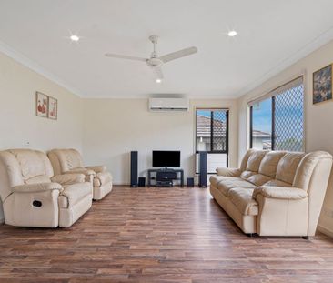 Beautiful Four Bedroom Home on a Large Block - Photo 2