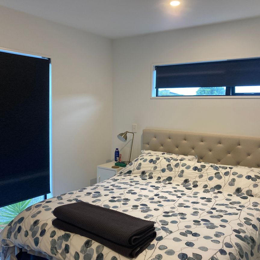 The Romance Of The Beach! - Photo 1