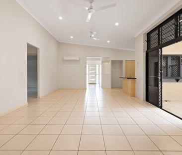 BRINSMEAD FAMILY HOME IN WEST PARKRIDGE ESTATE! - Photo 5