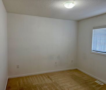 For Lease - 51 Esther Crescent, Thorold, Ontario - Photo 3