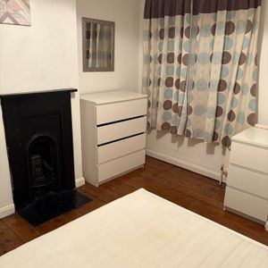 Room in a Shared House, Ashton Court, LU1 - Photo 3