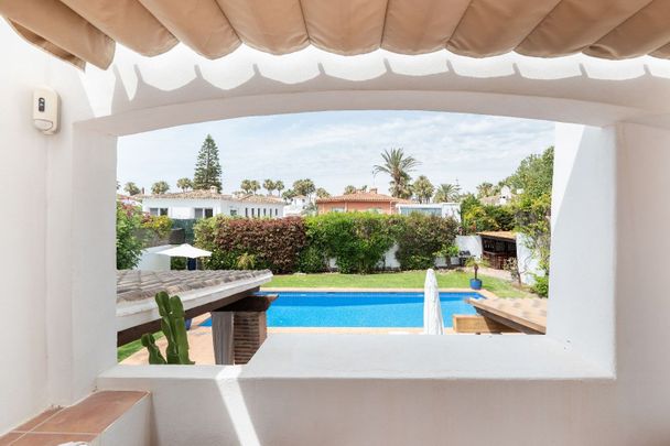 Detached Villa in Marbella - Photo 1