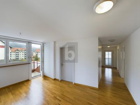 GENEROUSLY SITUATED IN A CENTRAL LOCATION - Foto 2