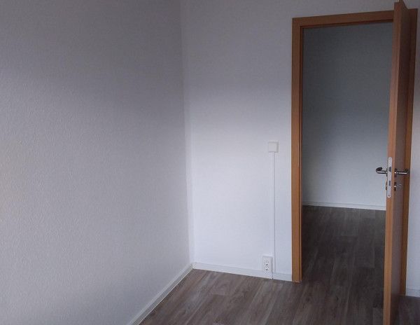 SONNIGE 3-Raum-Wohnung mit Balkon und Blick ins Grüne - Foto 1