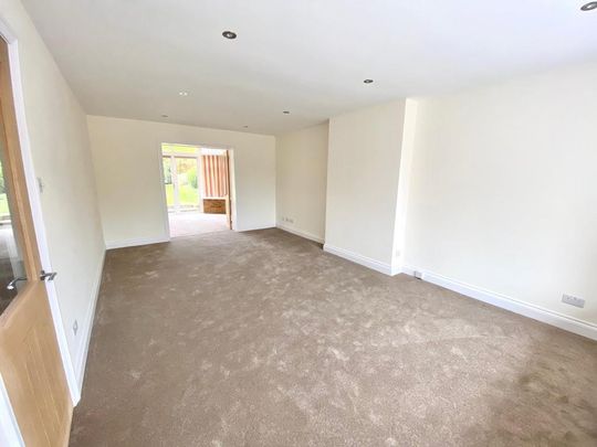 4 bedroom detached house to rent - Photo 1