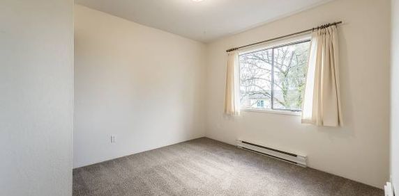 Lakehill Villa - 1 Bedroom - Available February 1st - Photo 2