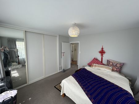 Cul-de-Sac Living Awaits! - Photo 4