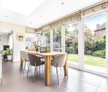 4 bedroom detached house to rent - Photo 3