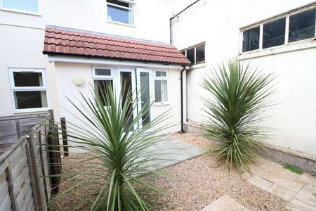 Palmerston Road, Bournemouth, BH1 - Photo 2