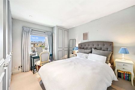 An outstanding end-of-terrace house with a beautiful garden. - Photo 5