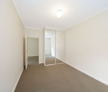 Smartly Presented One-Bedroom Apartment in Boutique Security Block - Photo 2