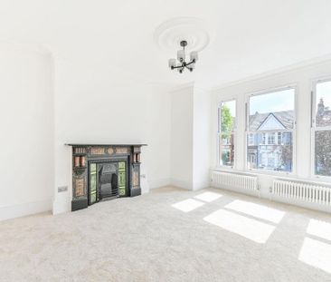 5 bedroom semi-detached house to rent - Photo 2