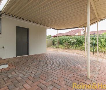 East Dubbo - Photo 5