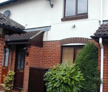 2 bedroom terraced house to rent - Photo 1