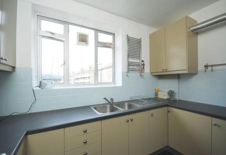 4 bedroom flat to rent - Photo 5