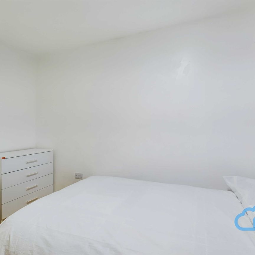 RM4 Eastmead | Farnborough | GU14 7SA - Photo 1