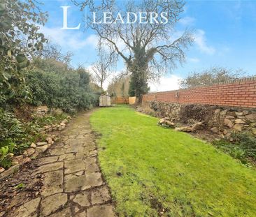 3 bedroom detached house to rent - Photo 2