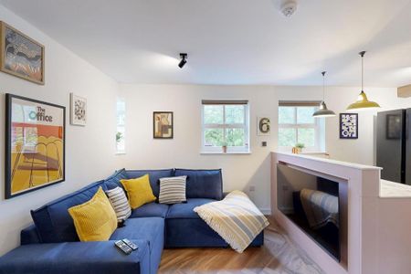 5 bedroom flat to rent - Photo 2