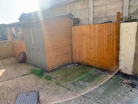 1 bedroom flat to rent - Photo 5
