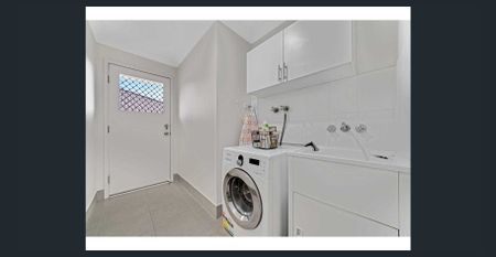 Comfortable Family Home in a Convenient Hillcrest Location - Photo 3