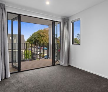 Stylish Riccarton Townhouse in Prime Location with Parking - Photo 6