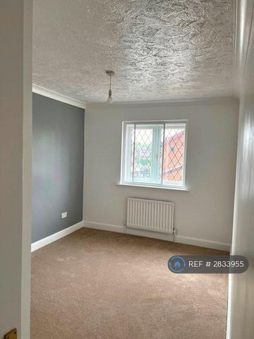 5 bedroom detached house to rent - Photo 2