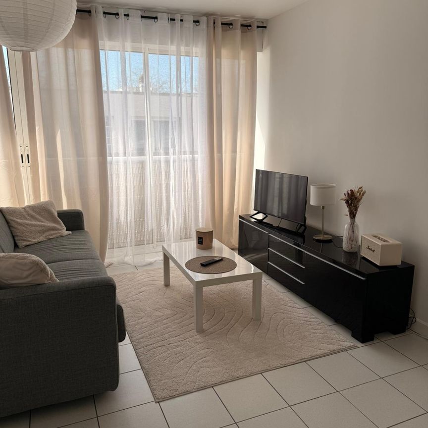 Location Appartement 2 pièces 45m² LA ROCHELLE 17000 - Photo 1