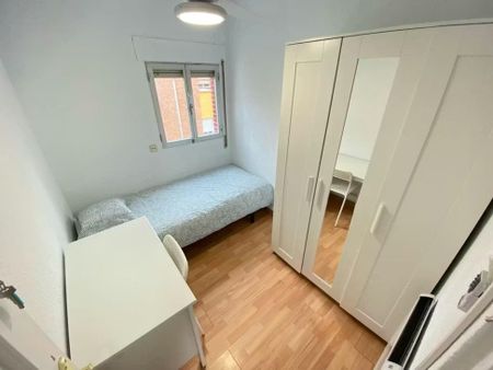 Calle de Orio, Madrid, Community of Madrid 28041 - Photo 3