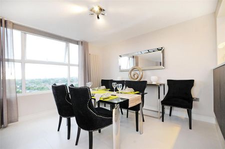 3 bedroom flat to rent - Photo 3
