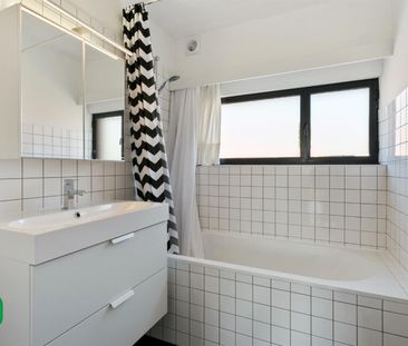 Ruim appartement met 2 slaapkamers op de 2de verdieping met terras. - Foto 6