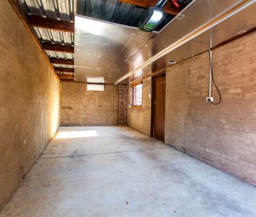 Immaculate 2 Bedroom Unit - Photo 2