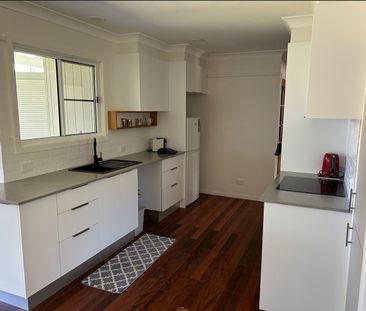 8 Maple Road, Sandy Beach - Photo 3