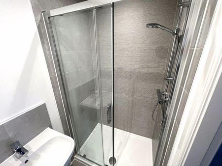 4 bedroom property to rent - Photo 4