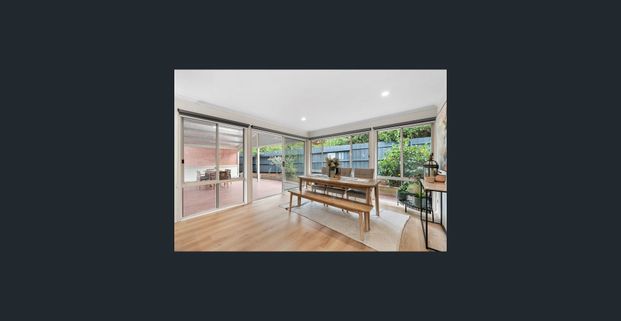 Fantastic family home with beautiful views - Photo 1