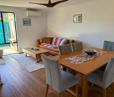 Renovated Coastal Townhouse | 3x2 | Air Con + Electric Shutters | W... - Photo 5