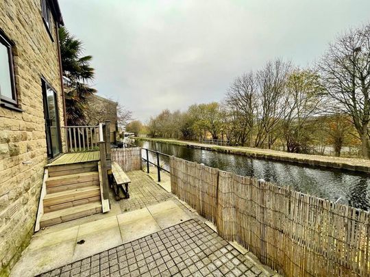 3 bedroom end of terrace house to rent - Photo 1