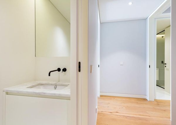 2 Bedroom Apartment with a view, Largo do Rato, Lisboa