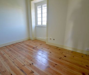 Magnífico apartamento T4, localizado na pitoresca vila de Gaeiras. - Photo 1