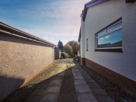 1 Elmwood Cottage, Tealing, Dundee - Photo 2