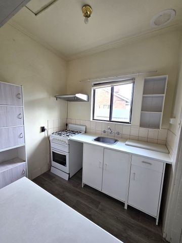 Spacious 3 Bedroom Home - Comfortable Living Awaits! - Photo 5