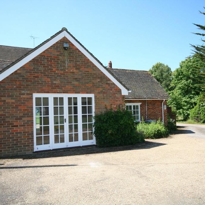 1 bedroom cottage to rent - Photo 1