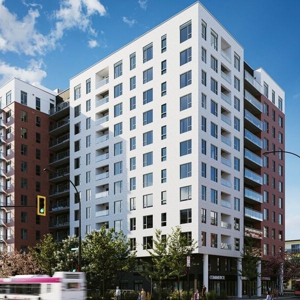 2 chambres - 5460 Sherbrooke E Street, Montréal - Photo 2
