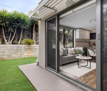 Apartment Inside, Backyard Outside - Best of Both Worlds - Photo 2